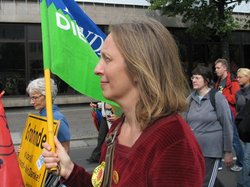 Martina Fahlbusch, grüne Kandidatin zur Landtagswahl im Kreis Höxter, lädt ein zur Teilnahme an der Anti-Atom-Demo in Ahaus.